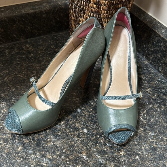 Nine West Hope Leather Pumps Peep Toe Strap 4.5" Block Heel Green Women 8.5 - Picture 2 of 4
